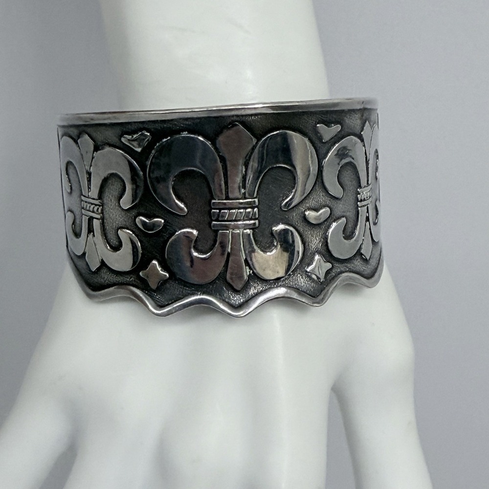 Sterling Mexican Fleur de Lis Cuff Bracelet Wide VERY Cool Art to Wear 43 Grams - Picture 2 of 13